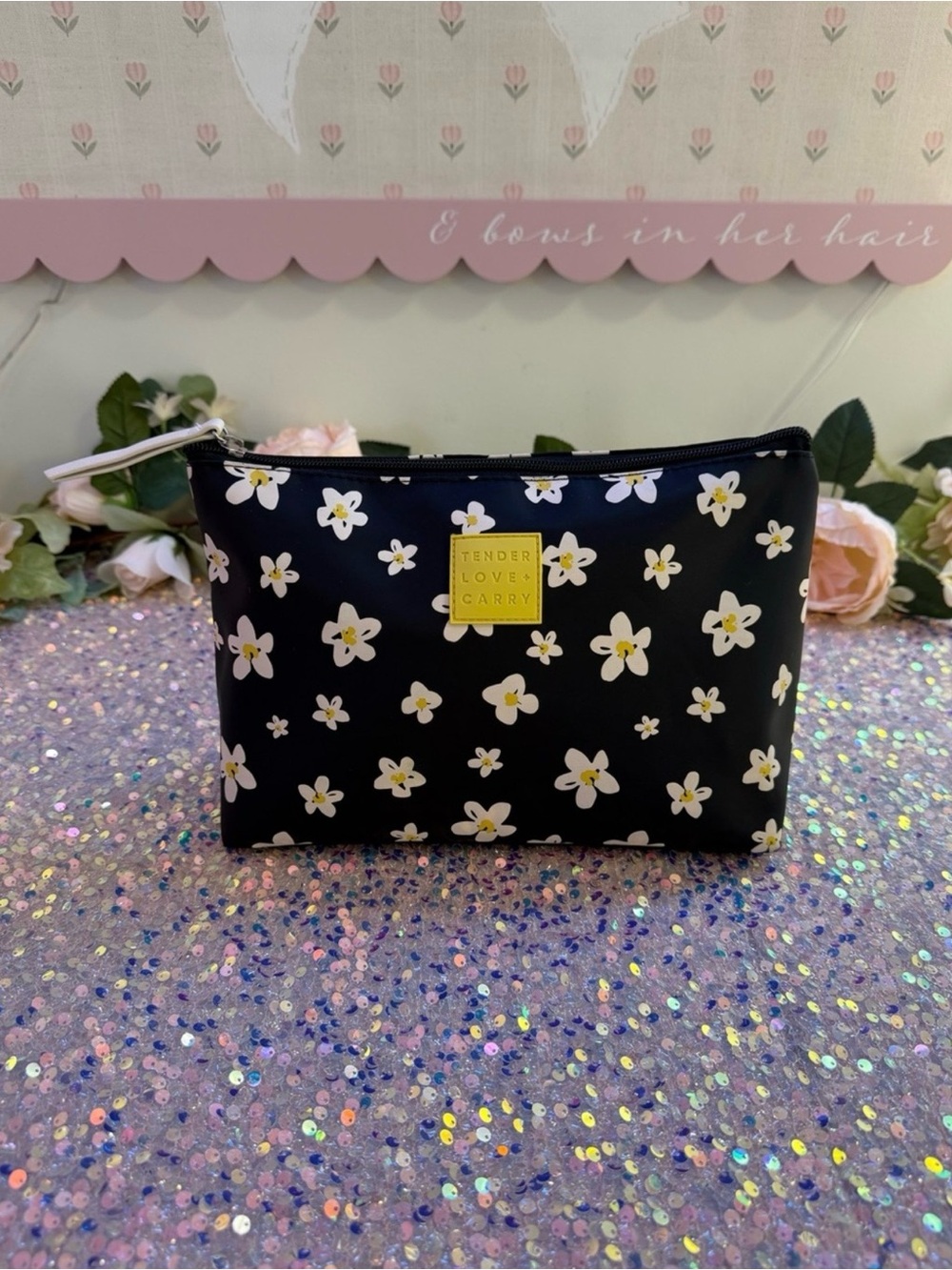 Tender Love + Carry Large Floral Travel Cosmetic Toiletry Bag - Like New